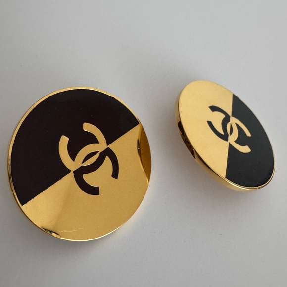 Chanel *RARE* Bi-Color Clip-On Earrings - Picture 10 of 11